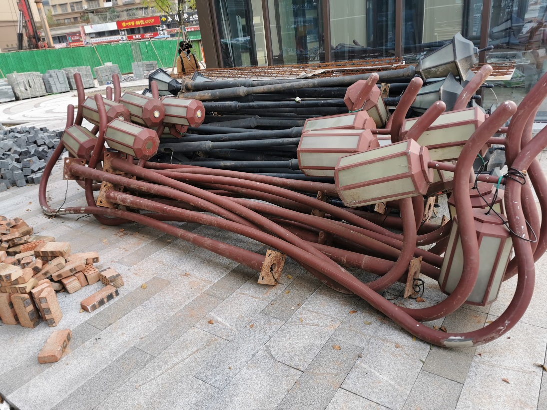 廢舊車輛、路燈拍賣